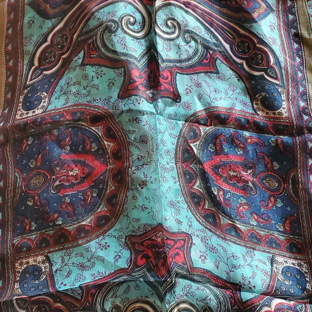 Paisley Patterned Scarf‎